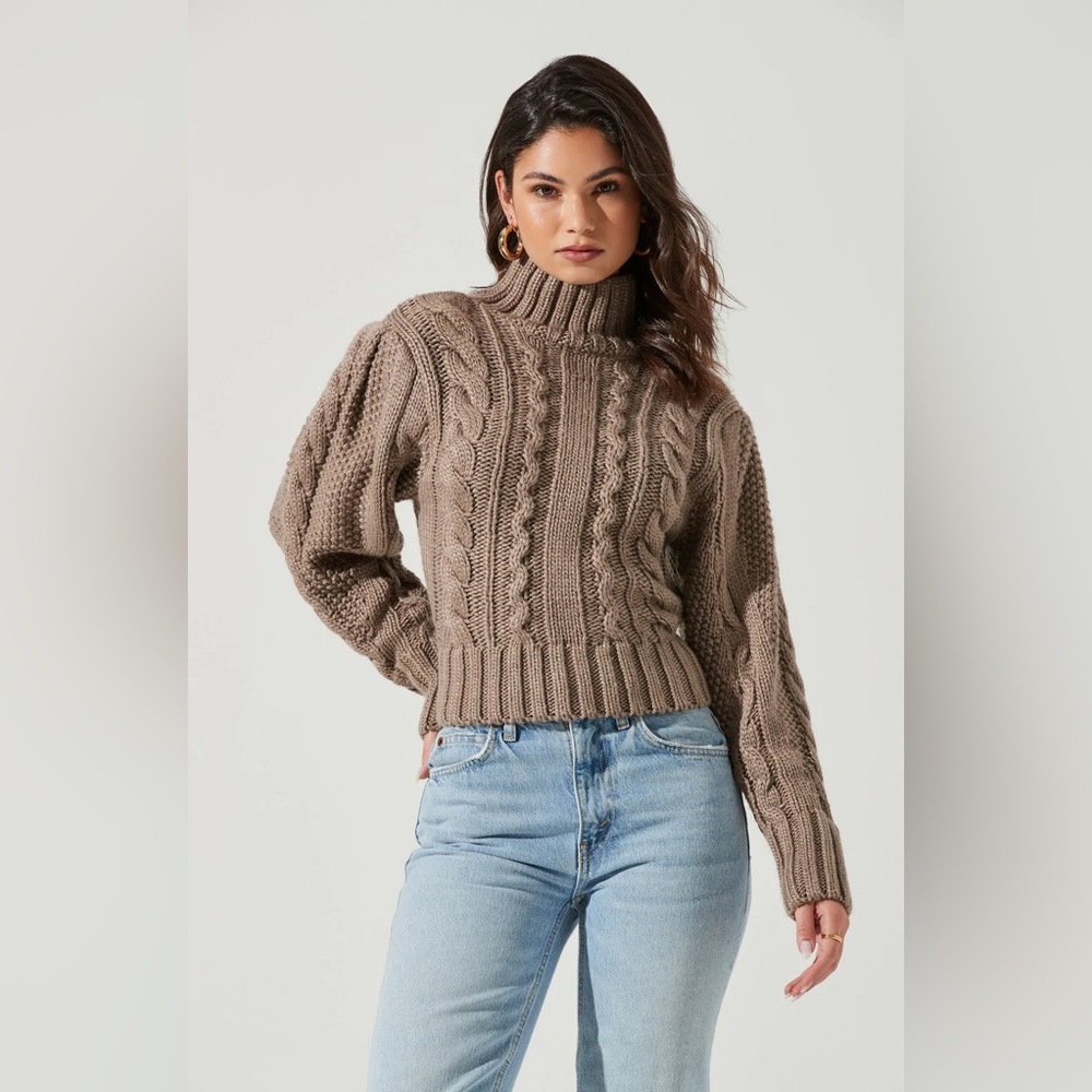 Astr the Label Haisley Cable Knit Sweater